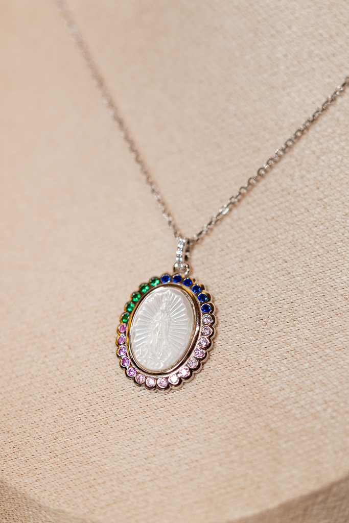 Collar Virgen Ovalada Nacar Multicolor