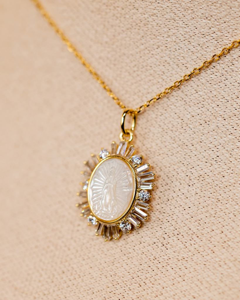 Collar Ovalo Virgen Nacar Rayos Cristales 