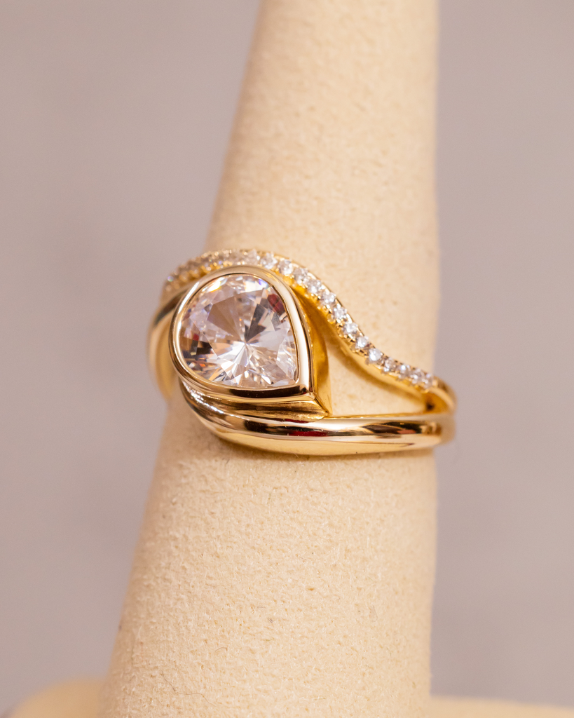 Anillo Ovalo Bezel Doble 