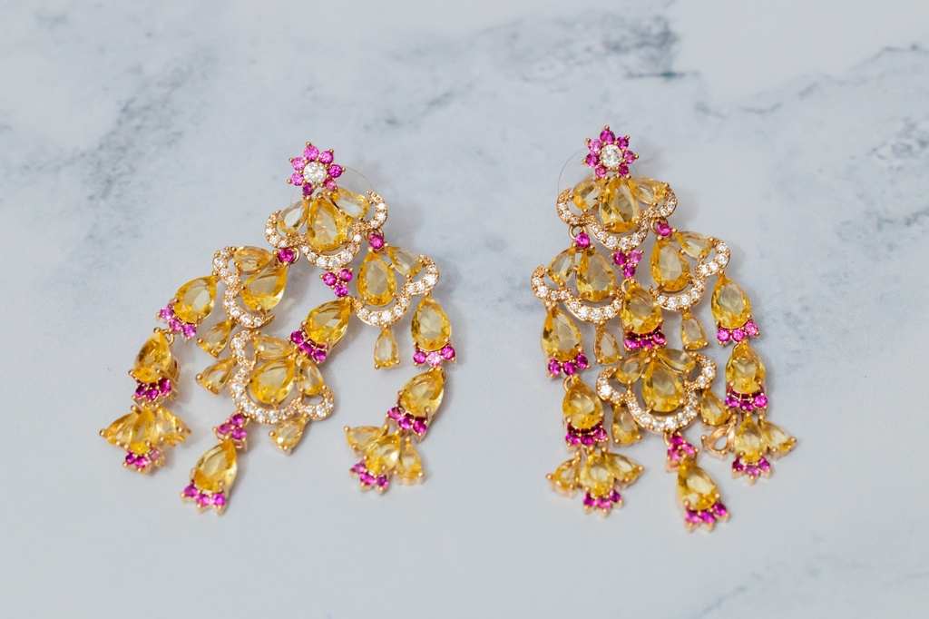 Arete Amarillo y Rosado Tiras