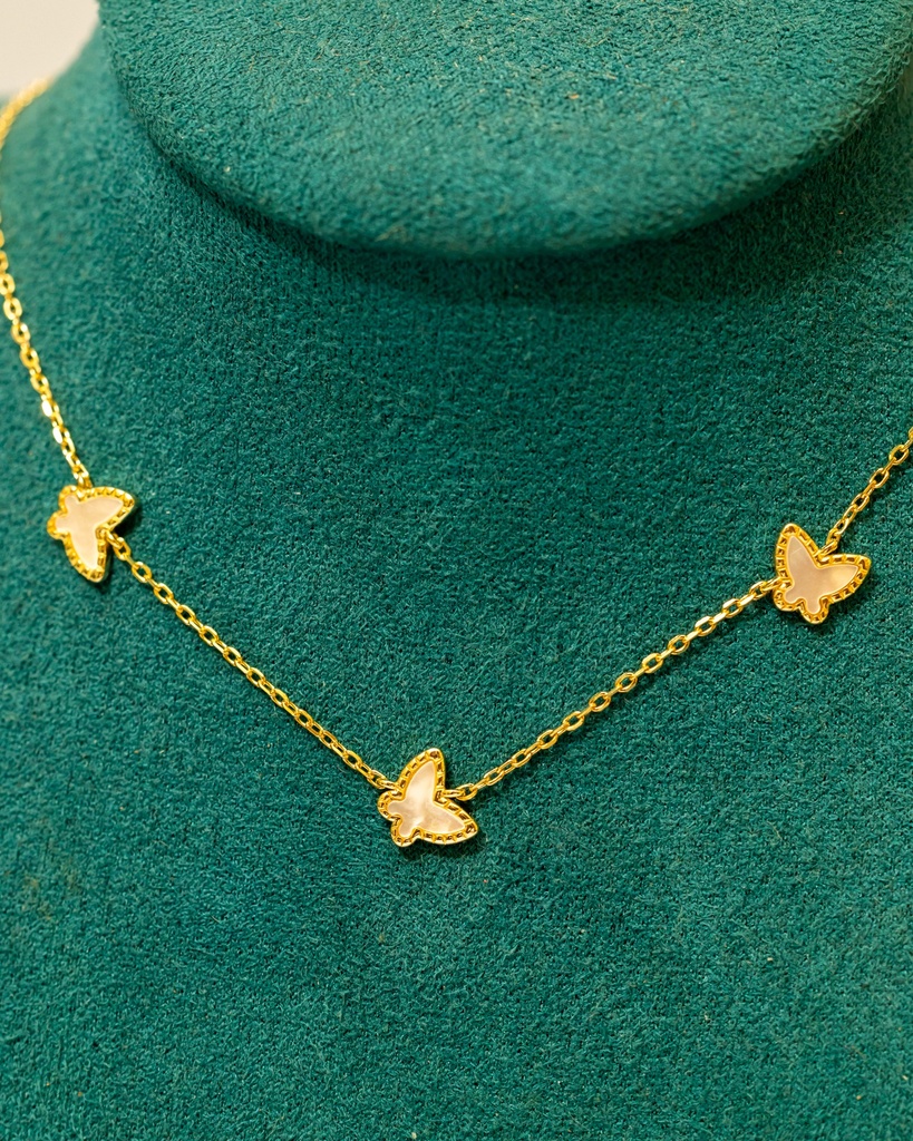 Collar 3 Mariposas Nacar