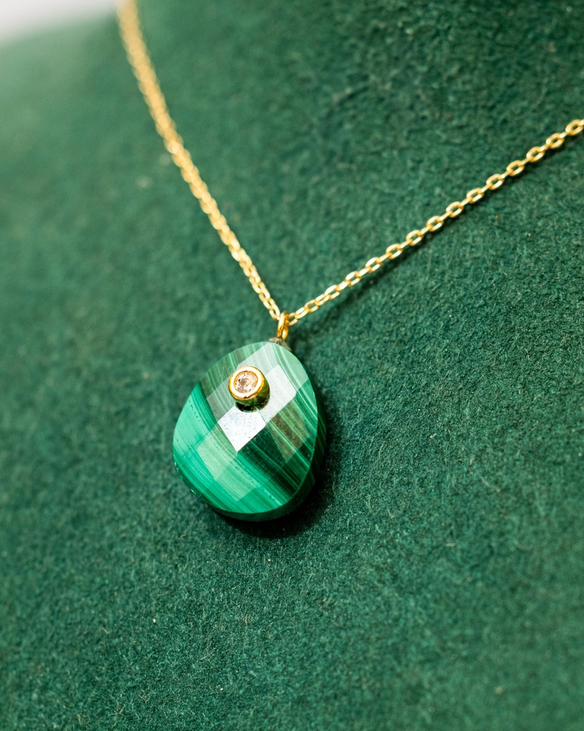 Collar Piedra Ovalo Verde