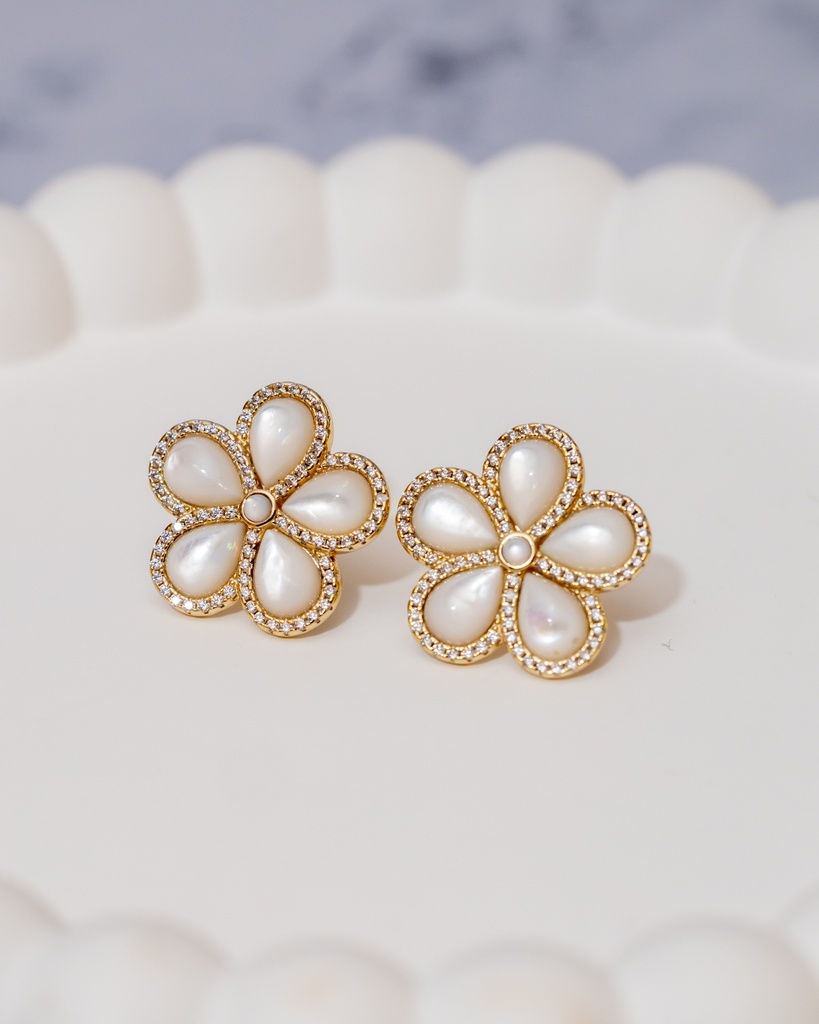 Arete Flor Nacar Cristales