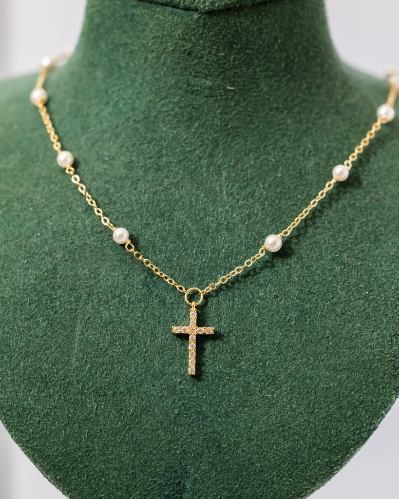 Collar Perlitas Cruz
