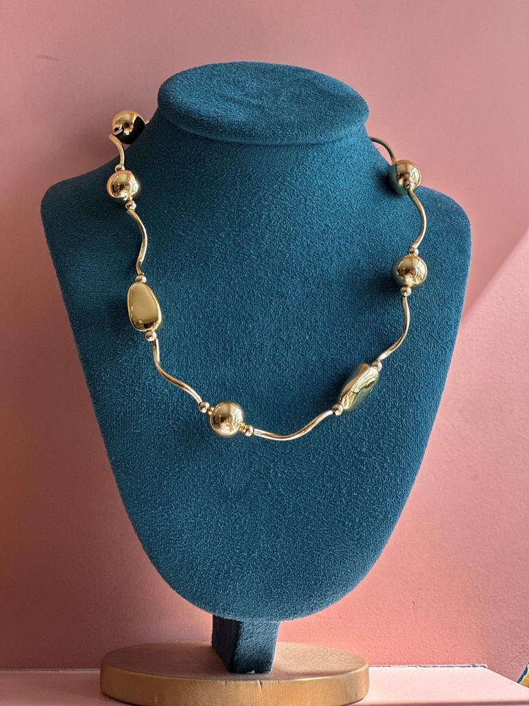 Collar Swirl Bolas