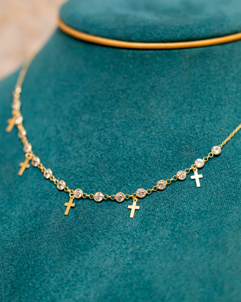 Collar Cruces y Cristales Colgando