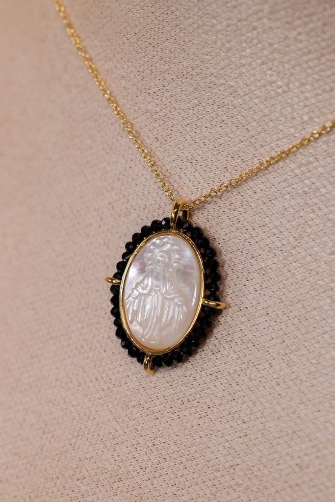 Collar Virgen Madre Perla Borde Piedras Natural 