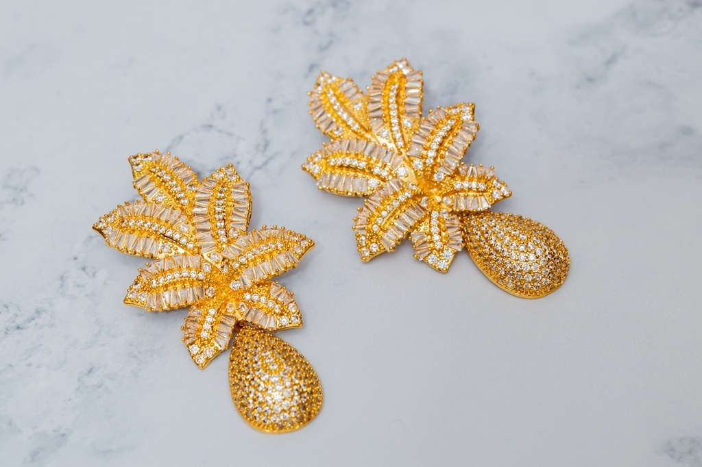 Arete Piña Dorado CZ