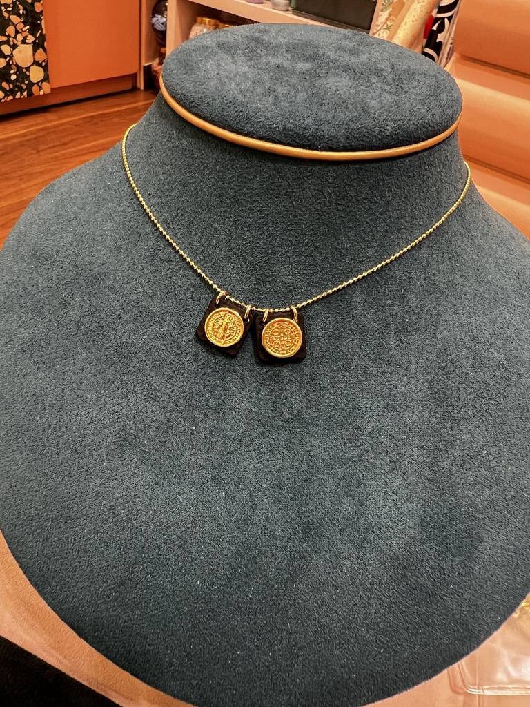 Collar Corto Escapulario Mix Negro San Benito Maranva