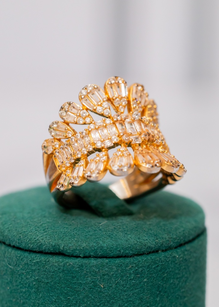 Anillo Cristales Abanico Dorado CZ #8