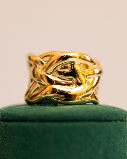 [11727] Anillo Gordo Entralazdo Textura Lisa Dorado