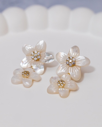 [12006] Arete doble flor Nacar