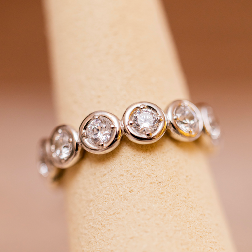 Anillo Bezel Plateado Grande